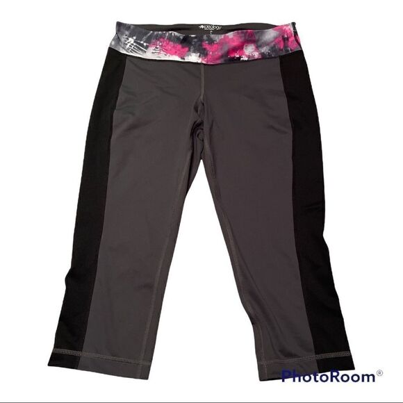 Ideology Cropped Legging - Picture 1 of 5